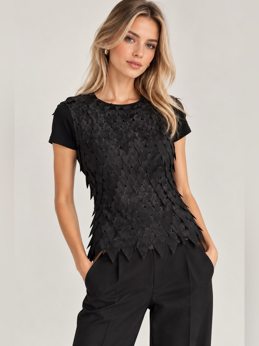 QUE Black Designer 3D Geometric Appliqué Statement Top Size S